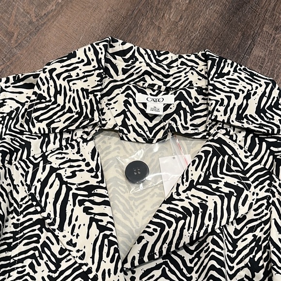 Zebra Jacket - NWT - Size XL - Picture 2 of 4
